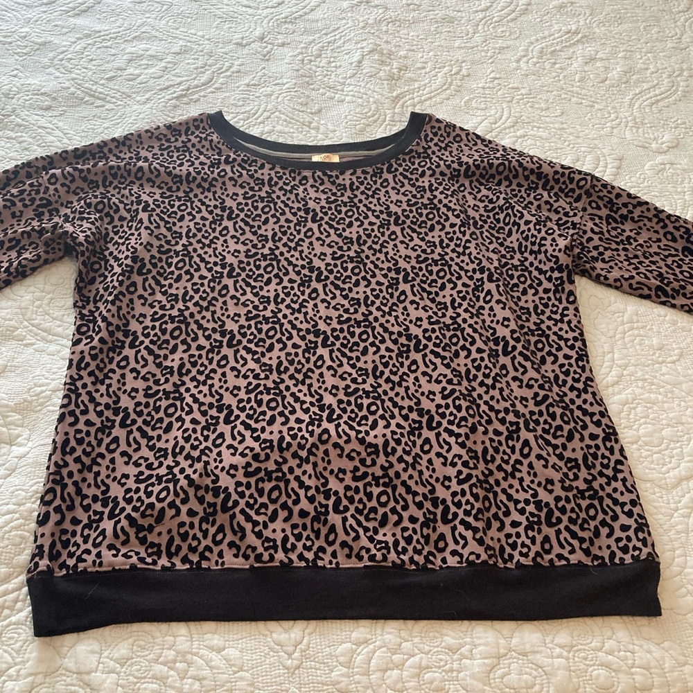 NWOT Kori America- Gray/Black Animal Print Pullover XL